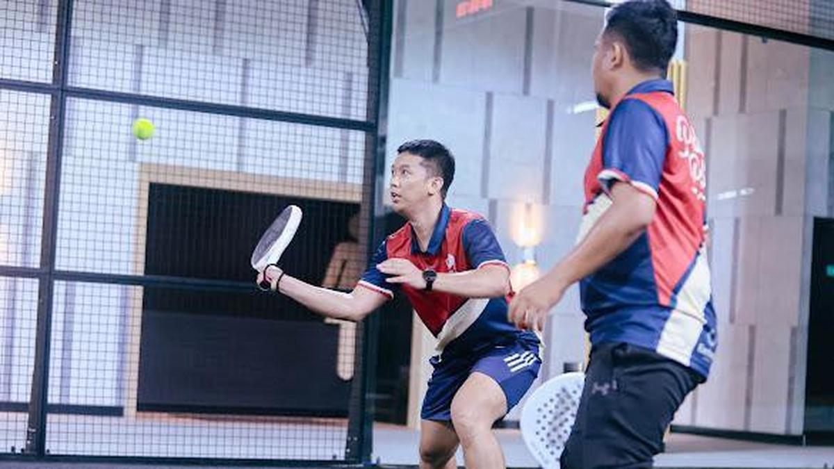 Padel: Olahraga Kaum 'Sultan' yang Diam-diam Menggerus Popularitas Badminton di Indonesia 2026